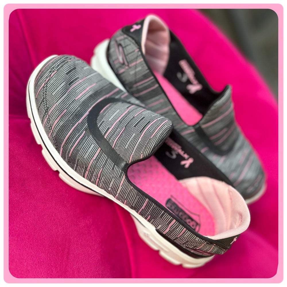 Sketchers Go-Walk sneakers